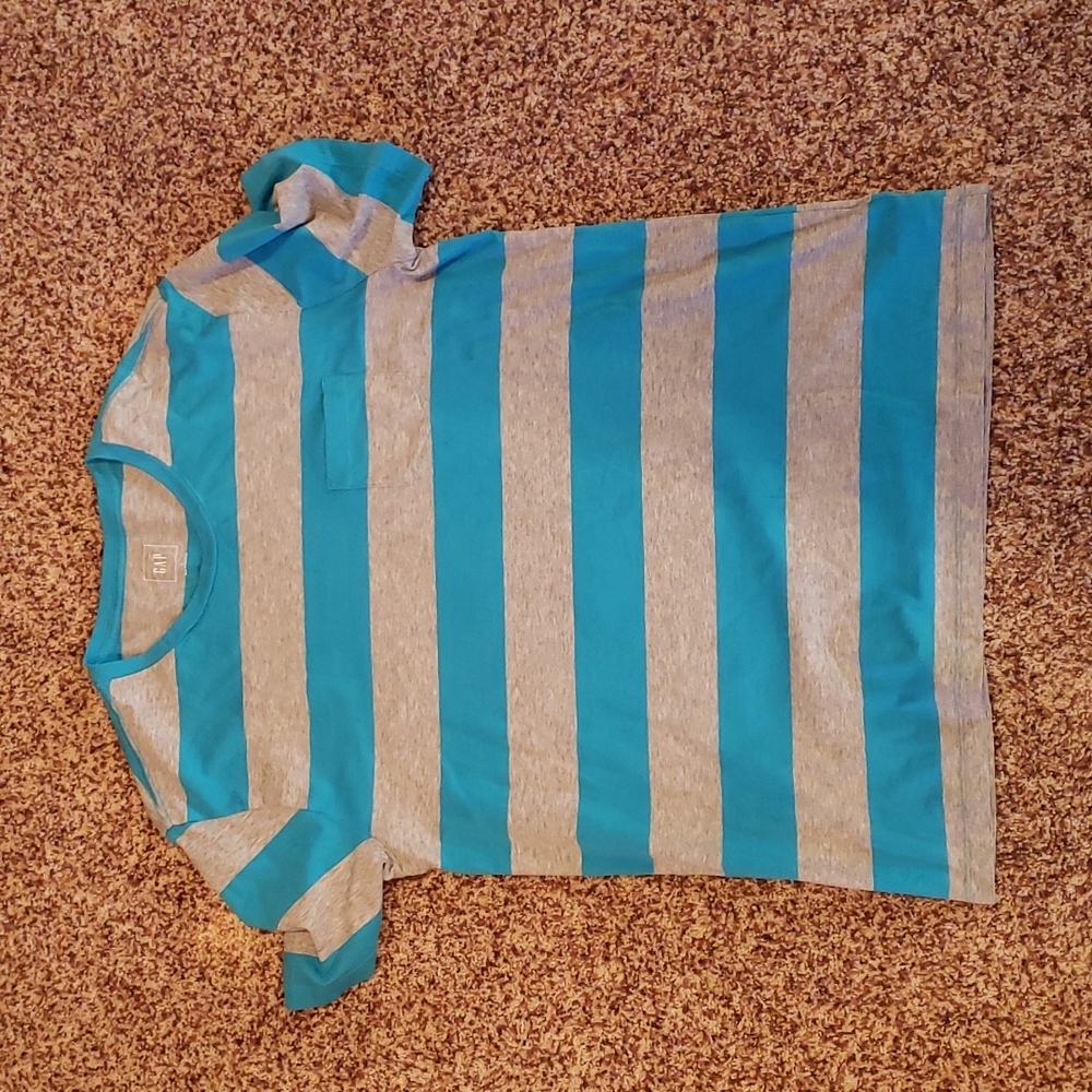 MENS LARGE GAP TSHIRT